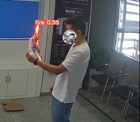 AI視頻聯網報警系統 廚師帽識別報警 安全帽佩戴識別報警 口罩識別報警 手機使用識別報警