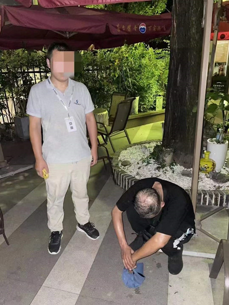 深夜有人潛入煙酒店，AI視頻聯網報警系統如何實現安全報警