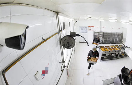 AI視頻聯(lián)網(wǎng)報警系統(tǒng)，如何解決學校食堂的食品安全問題