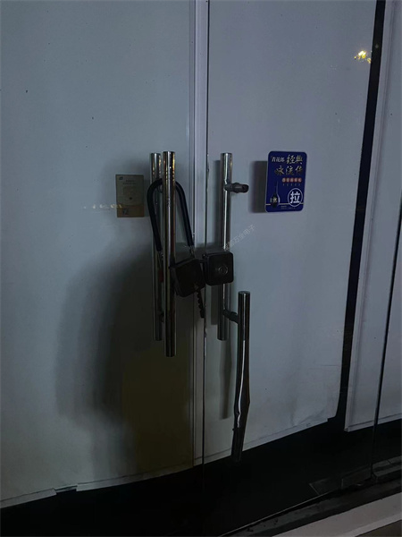 AI視頻監控|煙酒超市監控系統|煙酒店監控防盜|煙酒店被盜|小偷 AI視頻監控|煙酒超市監控系統|煙酒店監控防盜|煙酒店被盜|小偷